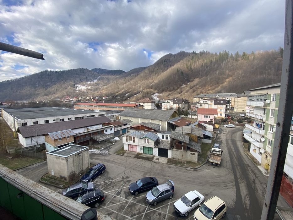Apartament 3 camere, Bicaz, Str.Barajului, 70 Mp  39000Euro