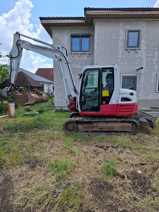 Închiriez excavator 9t