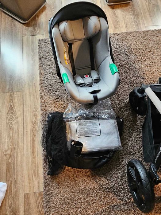 Vând : carucior, landou, scoică plus pătuț!