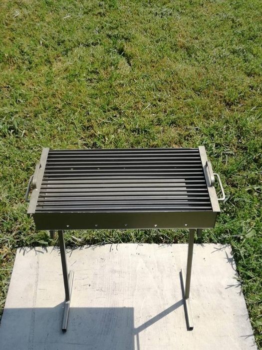 Ръчно изработено барбекю за дървени въглища