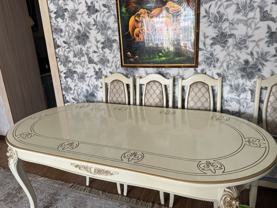 стол в гостинную со стульями