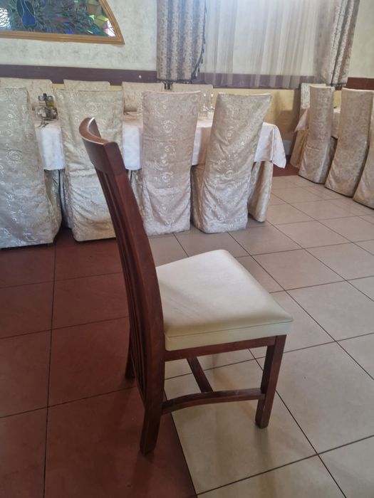 Scaune din lemn masiv