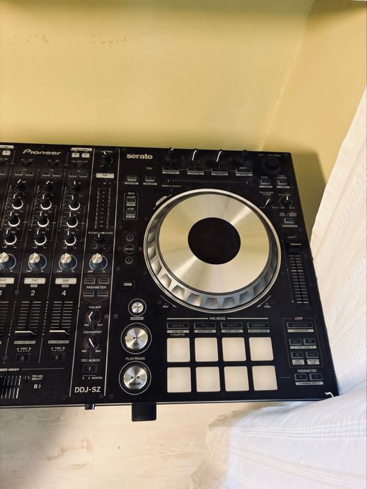 Pioneer DDJ-SZ2 – Професионален 4-канален DJ контролер