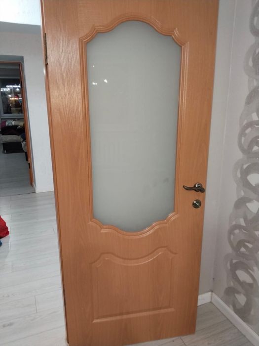 Продам межкомнатные двери