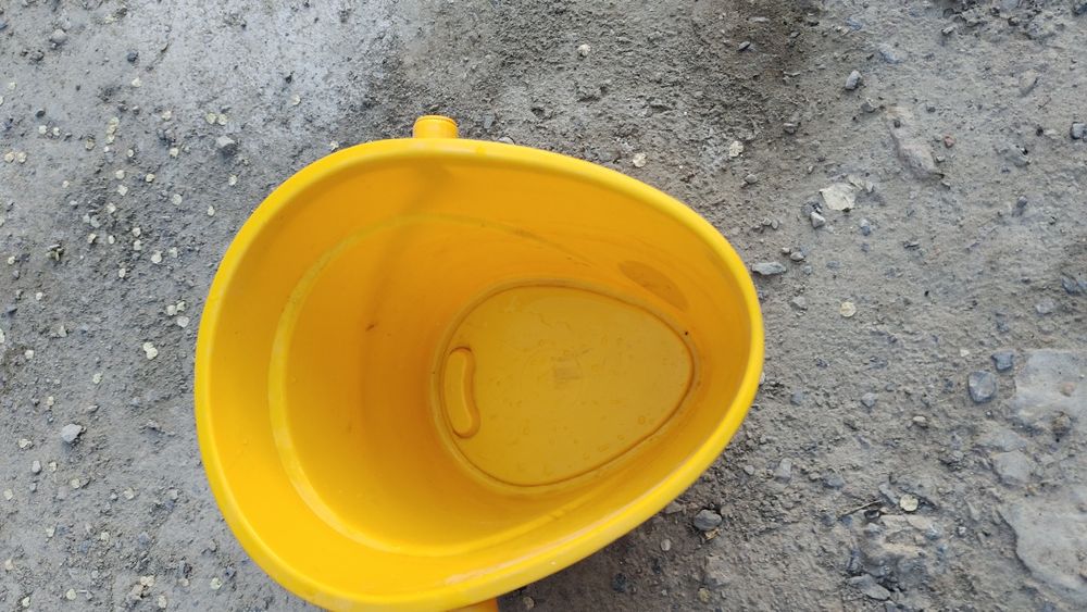 Бочка и ведро . 1000тг.