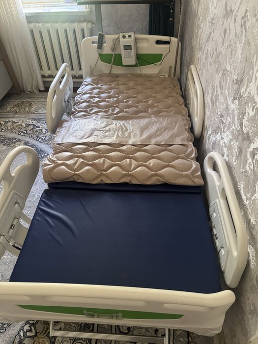 Кровать для лежачих больных,мало бу