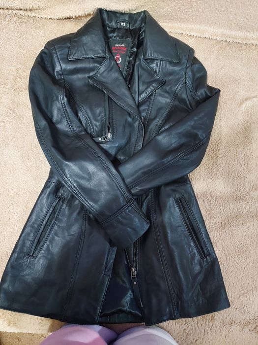 Geaca neagra piele naturala 100%