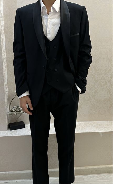 Продаётся смокинг