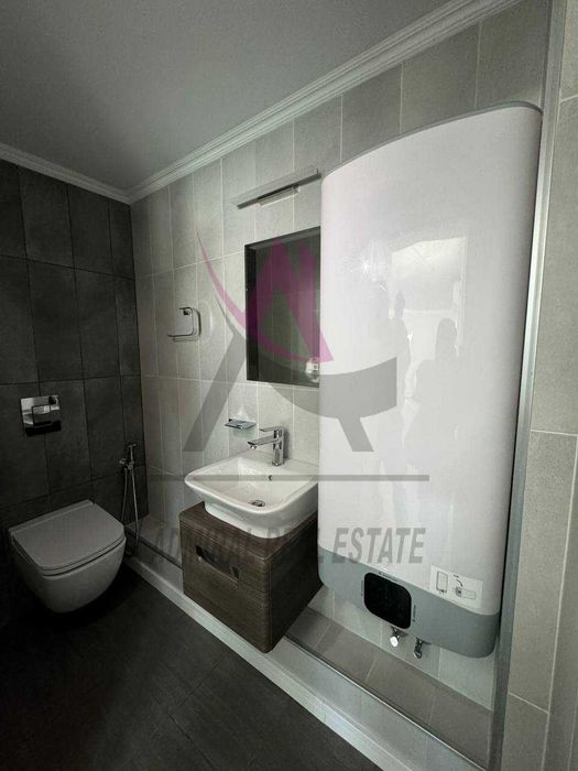 Продава се Къща в Варна, Левски - 300 кв.м за 1250 €/кв.м - Снимка #11