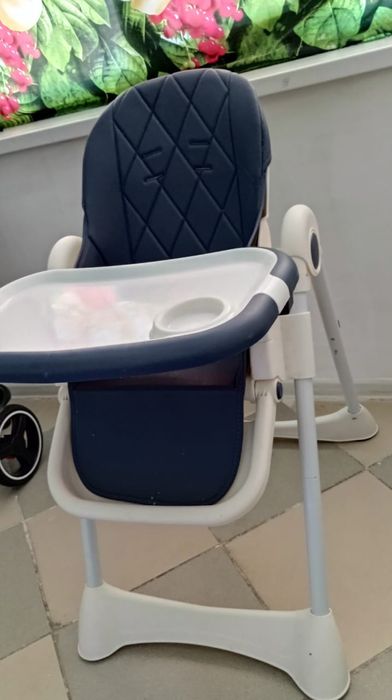 Детский столик почти новый