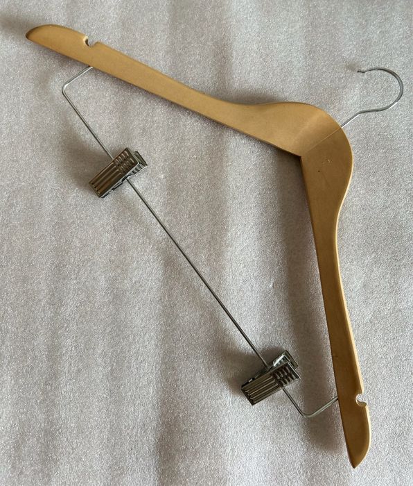 Деревянные плечики