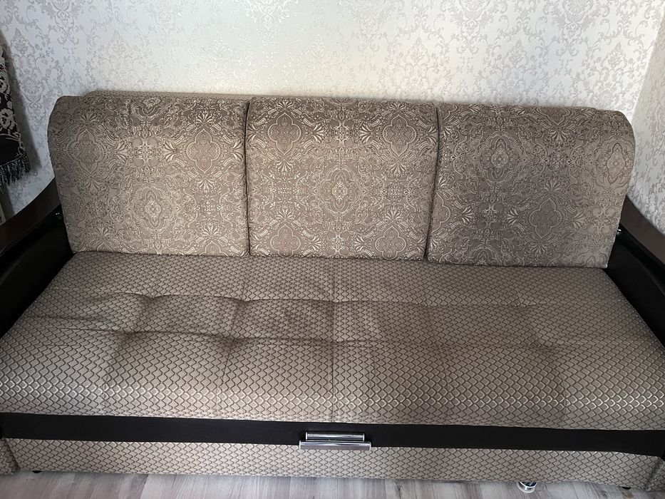 Продам диван в хорошем состоянии