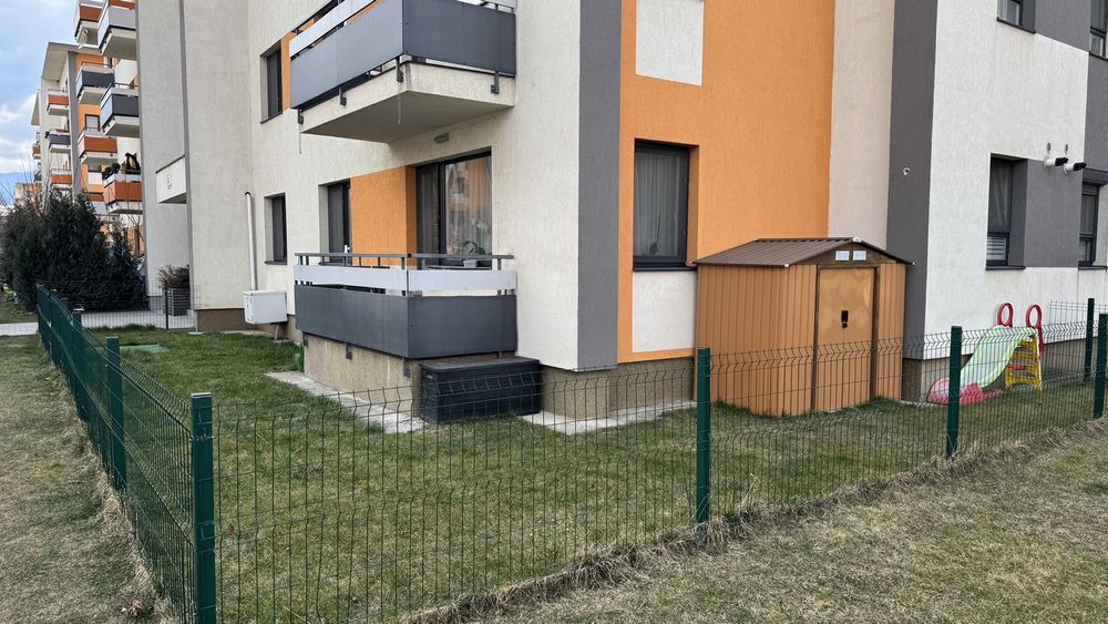 Apartament cu 3 camere, 2 bai plus gradina