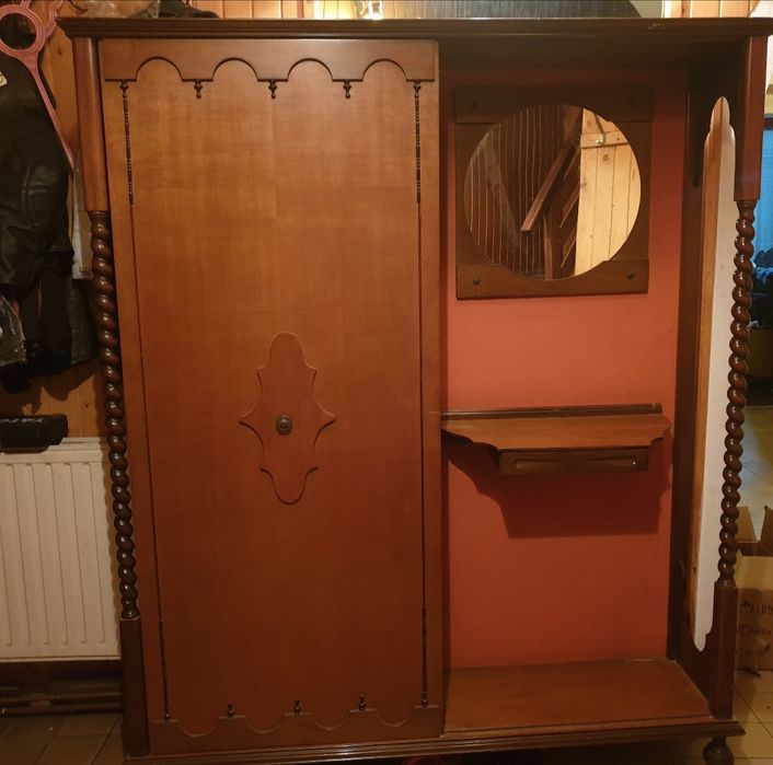 Cuier vintage din lemn