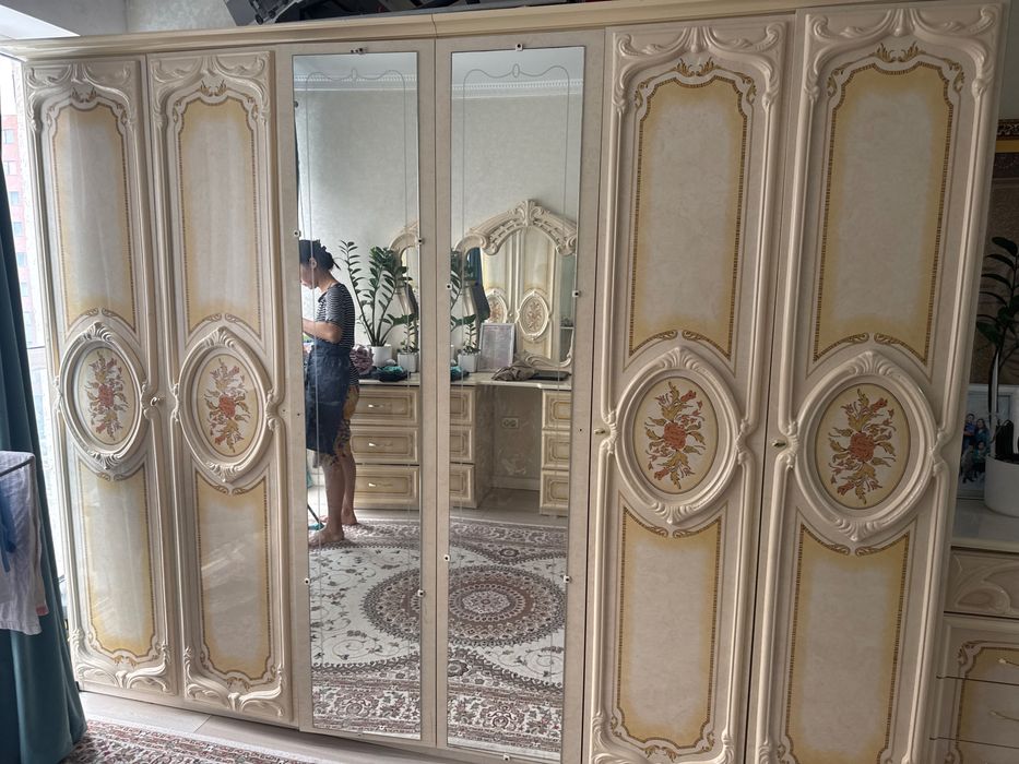 Спальный гарнитур