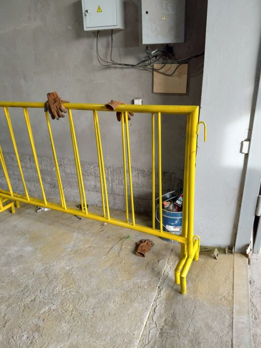 Временни ограждение