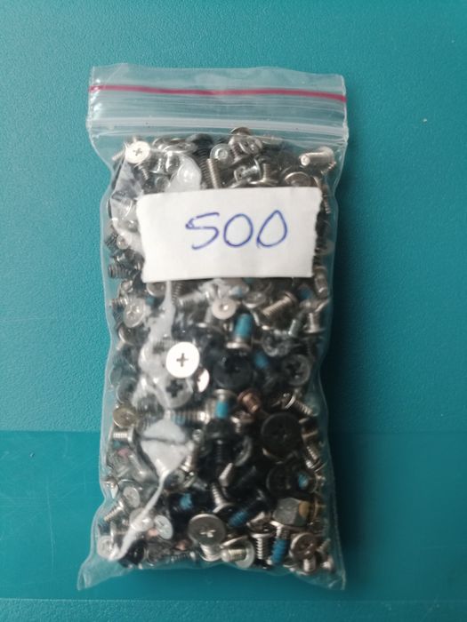 Suruburi mici din dezmembrari