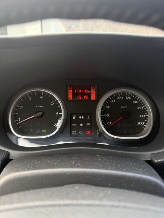 Vând Dacia Duster !