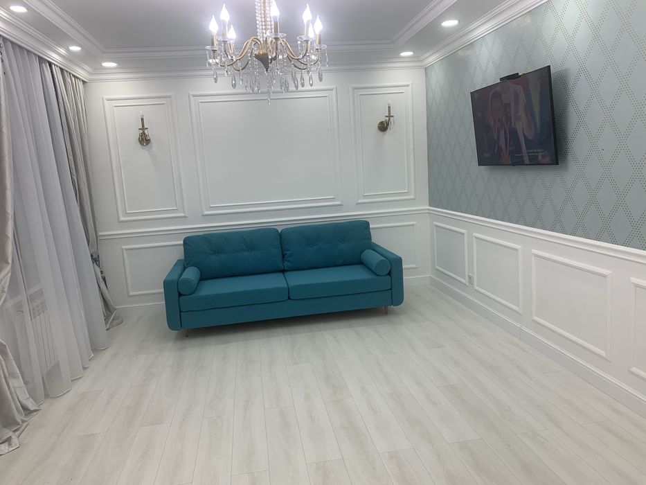 Диван бирюзовый красивый