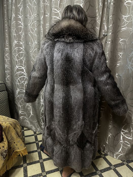 Шуба Енота почти новаЯ