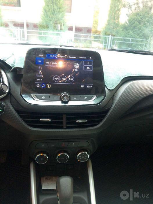 Chevrolet onix, kulrang satin steel gray met.