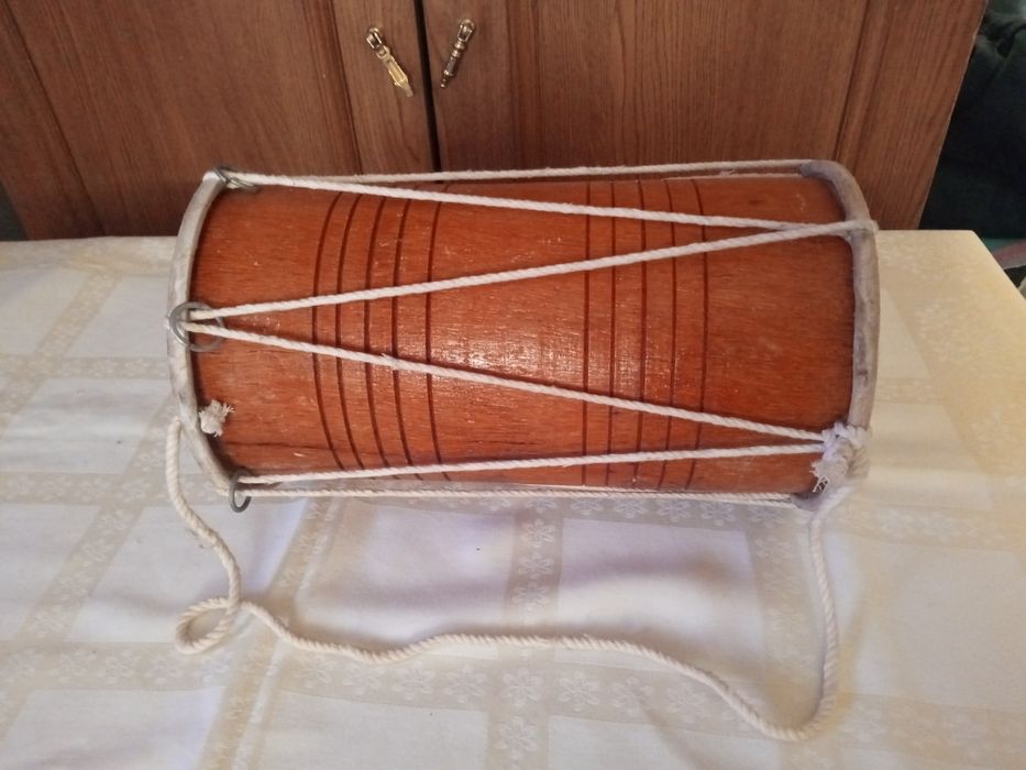 Tobă africană Djembe cu 2 părți piele/ lemn natural autentică