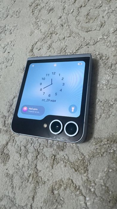 Продам Samsung Galaxy Z Flip6, новый;