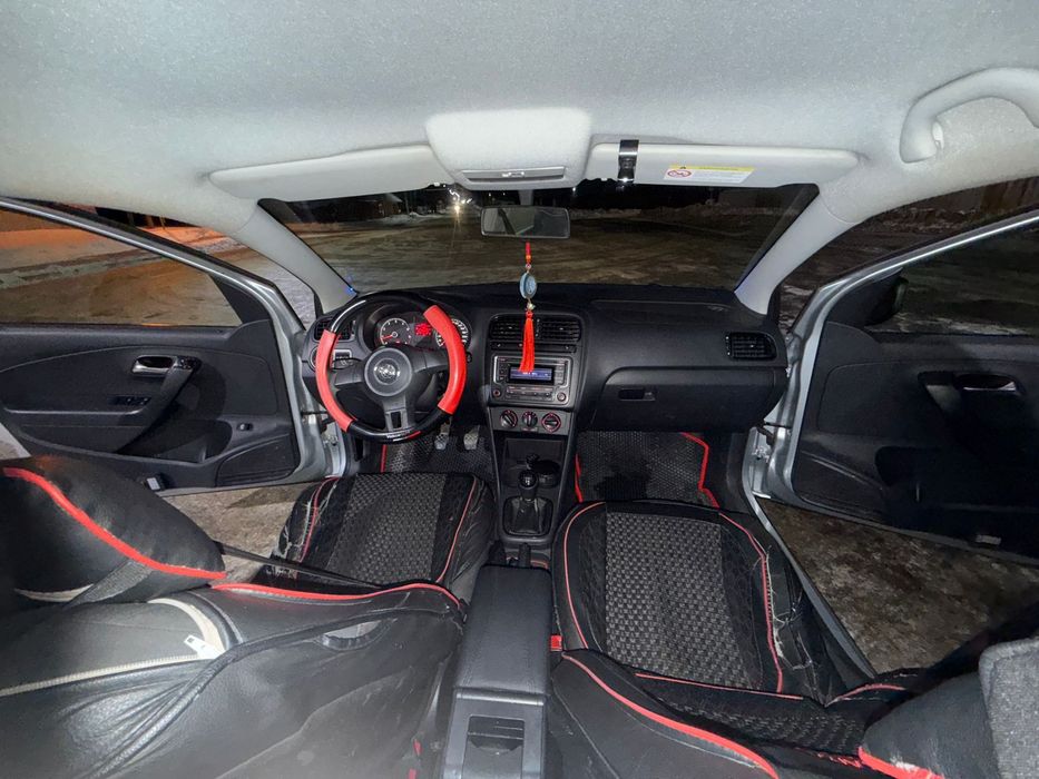 Продаётся Фольксваген Поло 2013 год