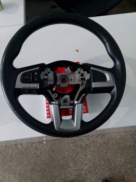 Продавам волан за субаро XV