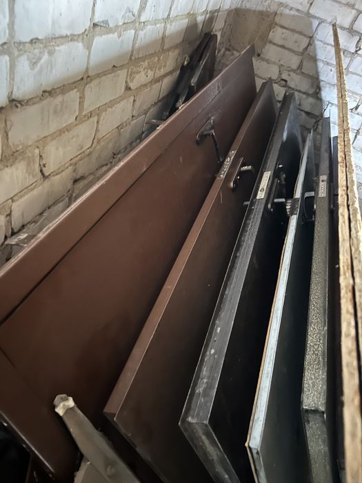 Продам металлические двери