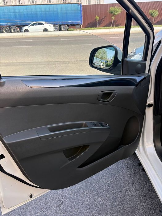 Срочна прадайотся Спарк афтамат2023