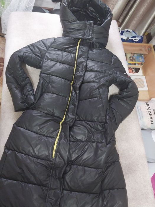 Продаю женскую куртку.