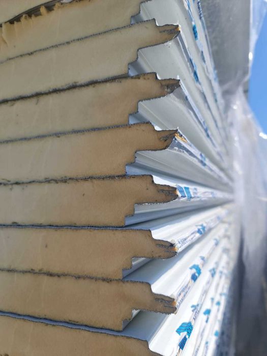 Panou sandwich termoizolant / tabla cutata / accesorii