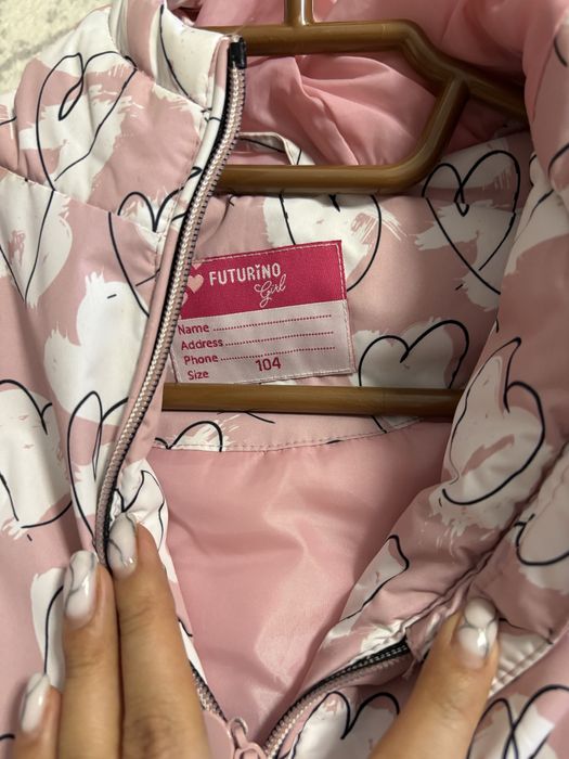 Продам куртки для девочки в идеальном состояний