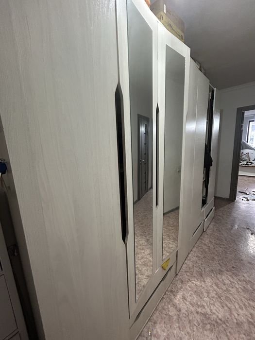 Шкаф доя прихожей или для спальни