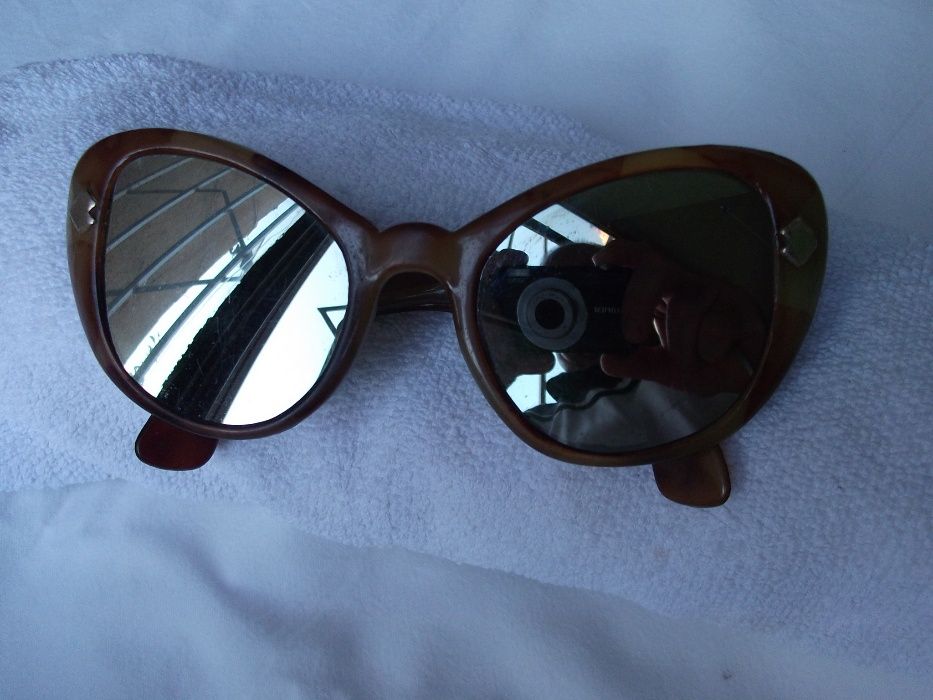 Огледални ретро слънчеви очила