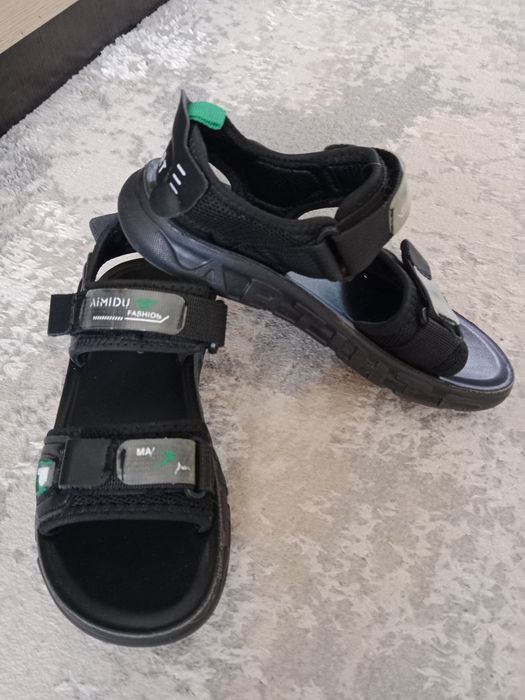 Продам детскую обувь 32 размер