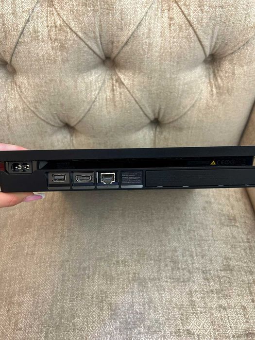 Consolă Sony PlayStation 4 Slim PS4 – 500GB – neagră