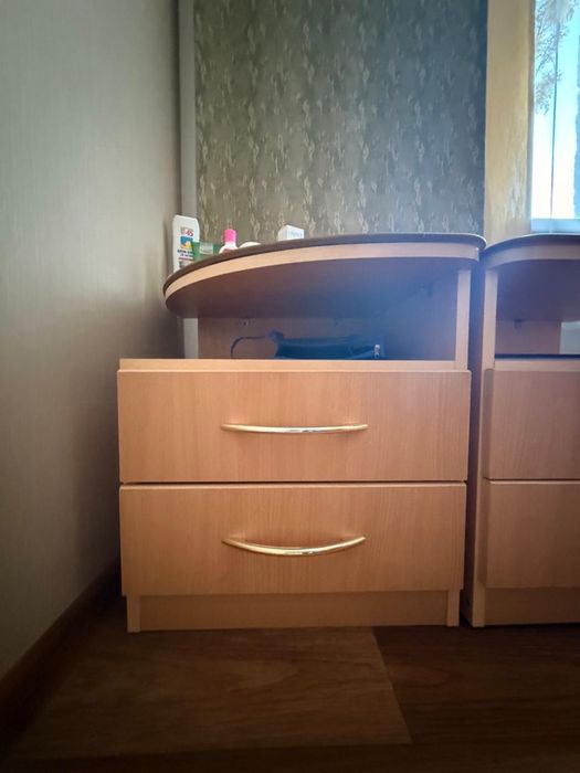 Спальный гарнитур продам.