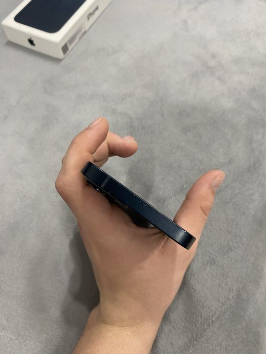 Айфон iphone 13 темно синего цвета