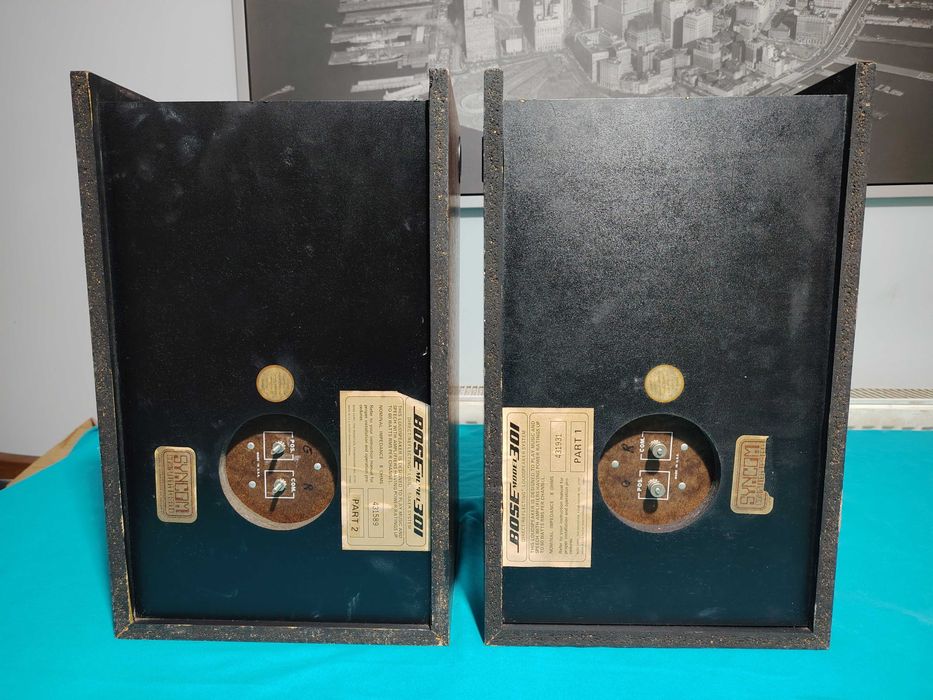 BOSE model 301 boxe cu Defect la difuzoare este ruptă garnitura