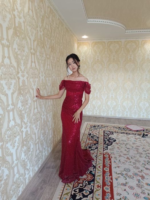 Платья вечернее ,для выпускных