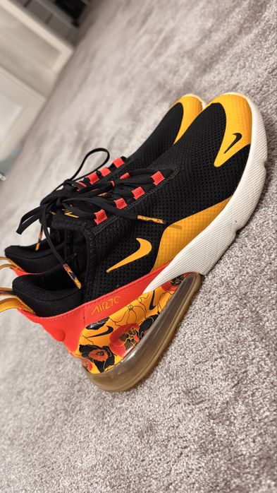 Adidasi Nike Air Max 270