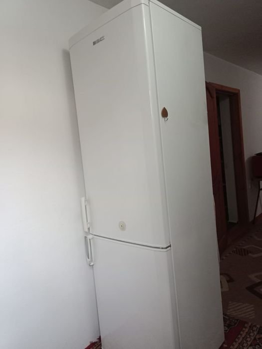Холодильник продается