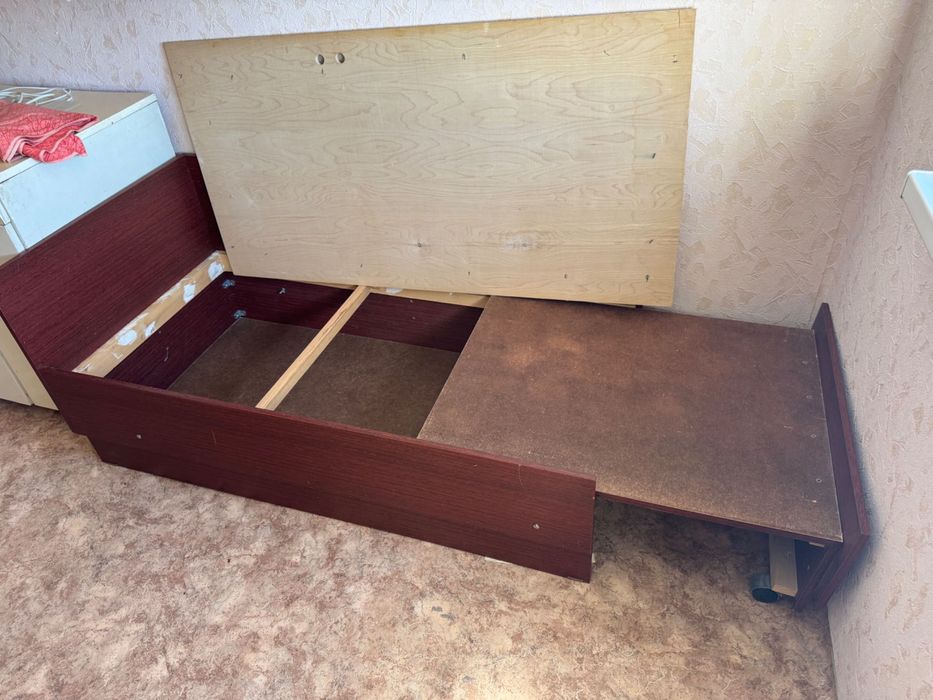 Продам детский диванчик