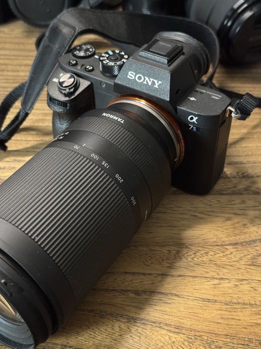 sony a7 sll  продажа / обмен обьективы есть.