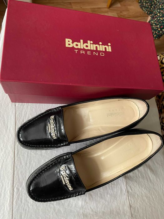 Продам Туфли новые Baldinini