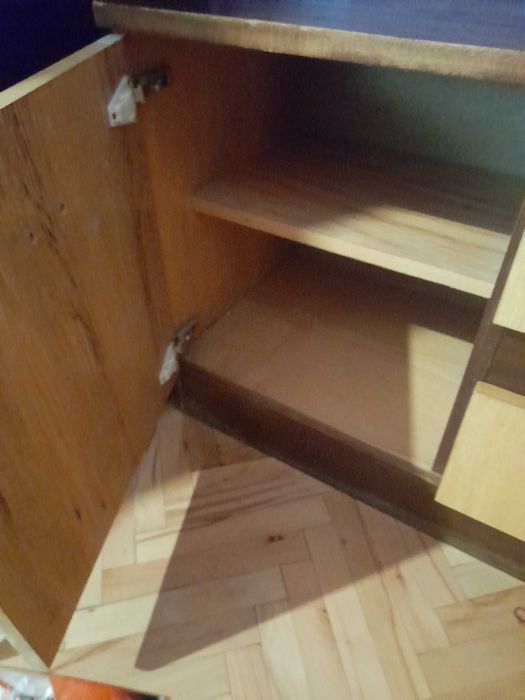 Шкафче ниско за дом,офис..