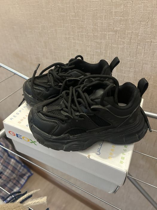 Детские кроссовки