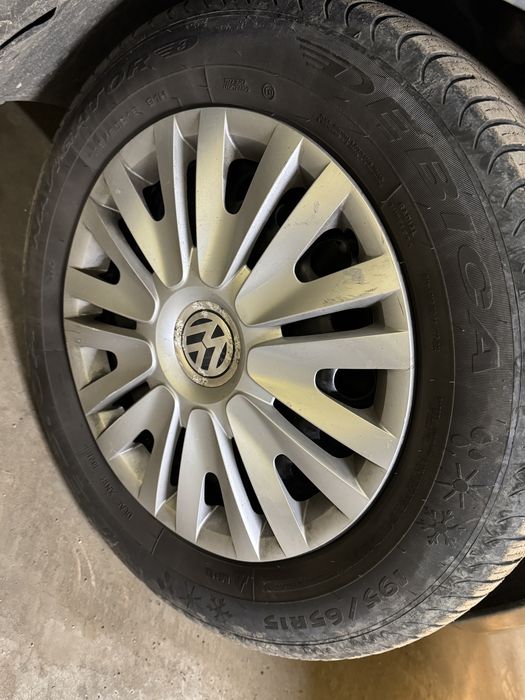 195/65/15 cauciucuri cu tot cu jante +capace VW